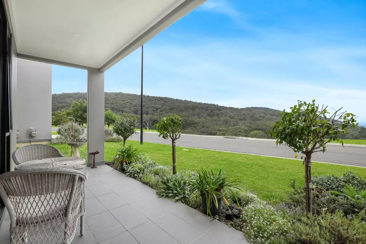 Spacious Modern Villa with Stunning Gibbergunya bushland views with numerous native birds in a luxurious over 55's Estate, Bowral NSW.  ( William St )