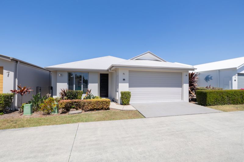 Spacious Living, Modern Three-Bedroom Design
