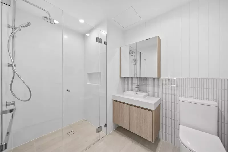 Relaxed Living with a Coastal Backdrop