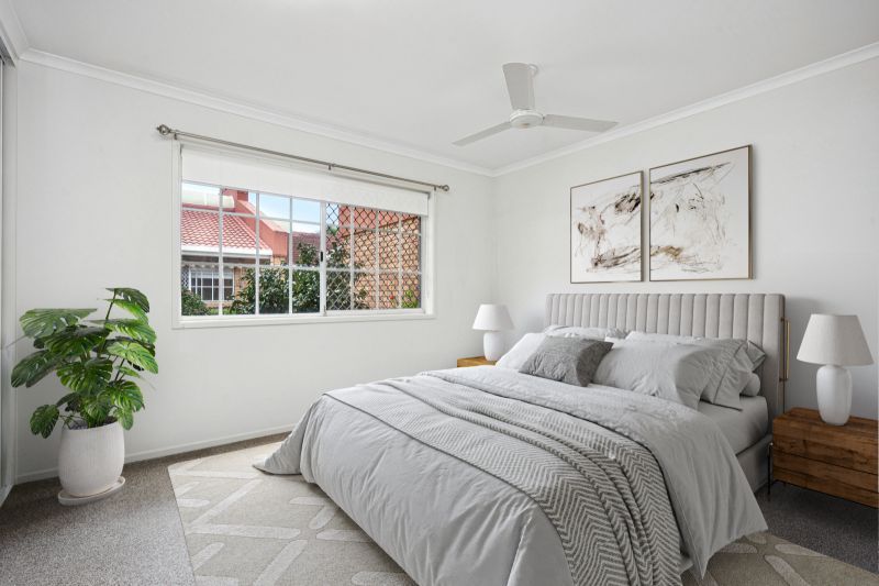 Beautiful two-bedroom, 1 bathroom villa with detached garage