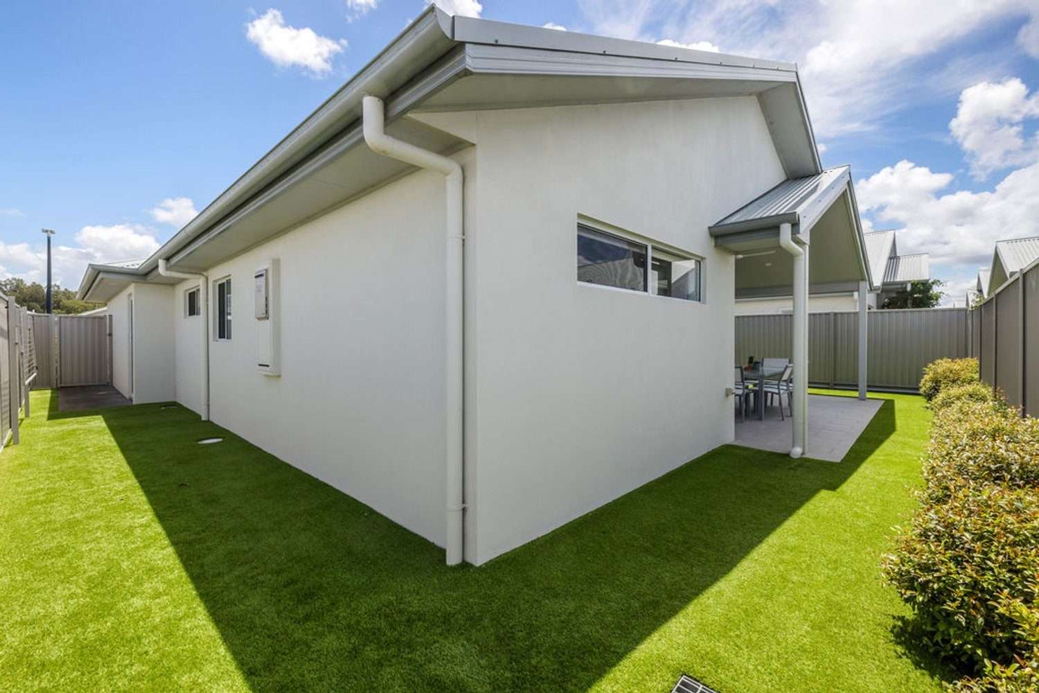 Elegant Modern Living in a Peaceful Location