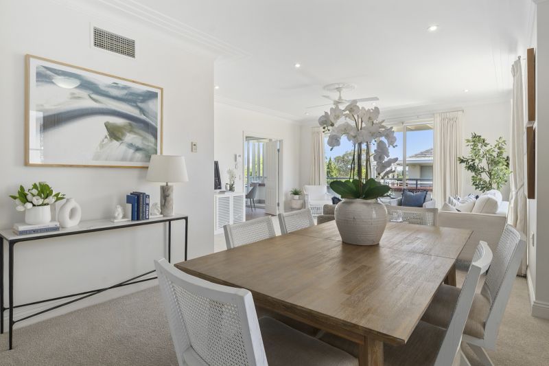 Bright and spacious top floor two-bedroom villa