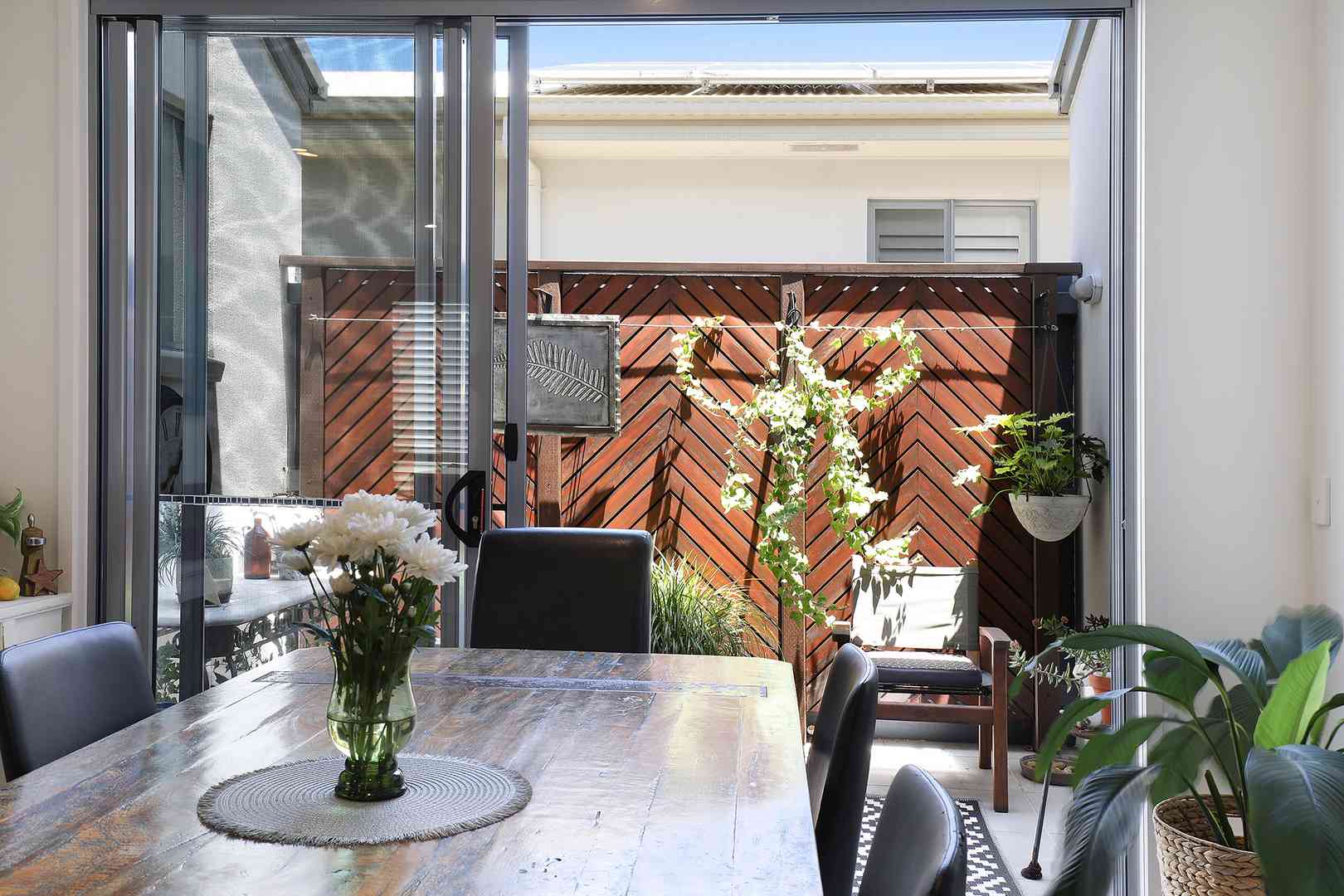 The Art of Rightsizing: Lakeside Luxury Meets Total Freedom! - Villa 114 Halcyon Lakeside