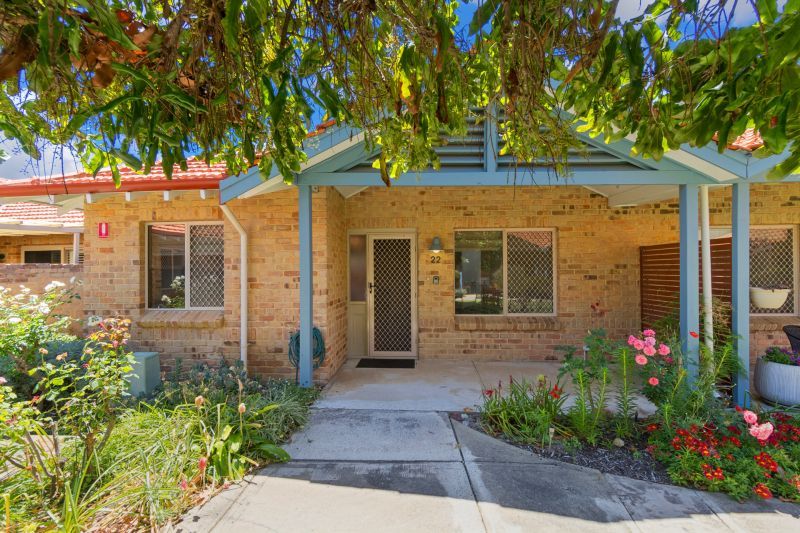 NOW UNDER OFFER.  Beautifully renovated villa offering a perfect blend of privacy, practicality, and comfort.