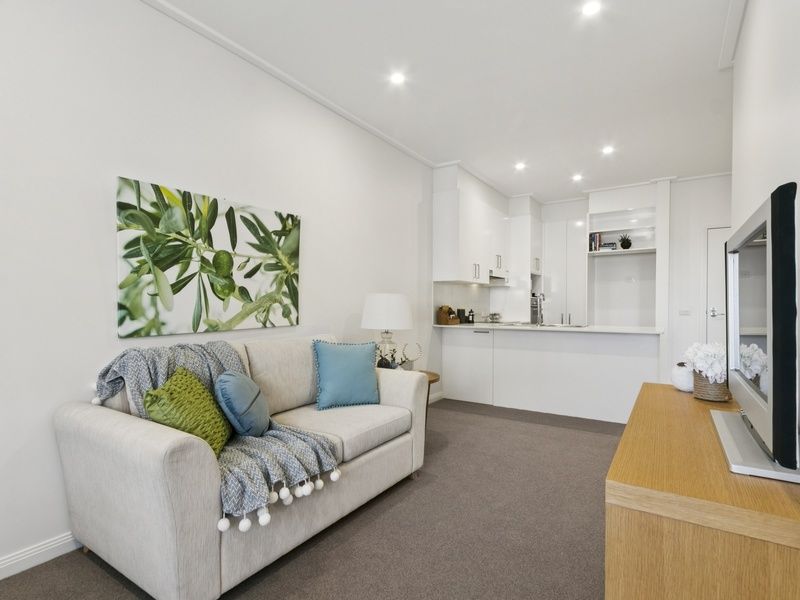 Bright, East-Facing Apartment with Terrace and Modern Kitchen