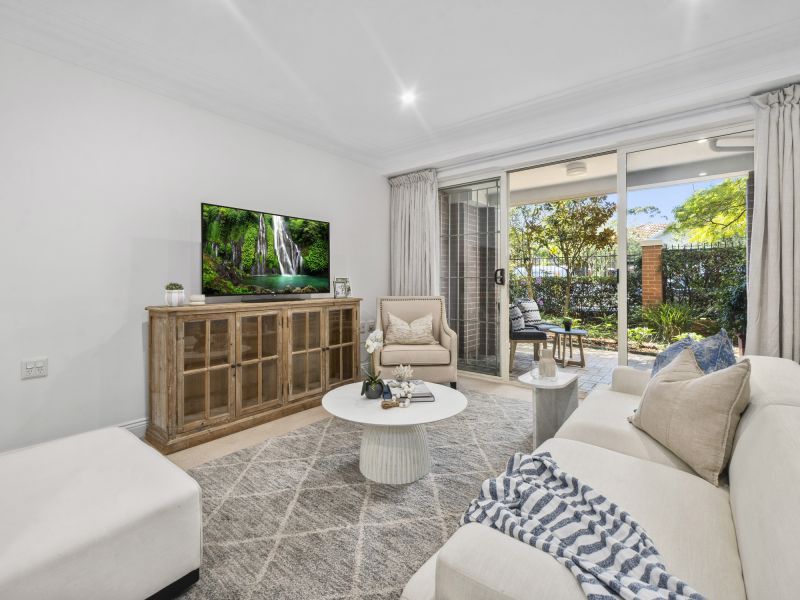 Light-filled two-bedroom residence