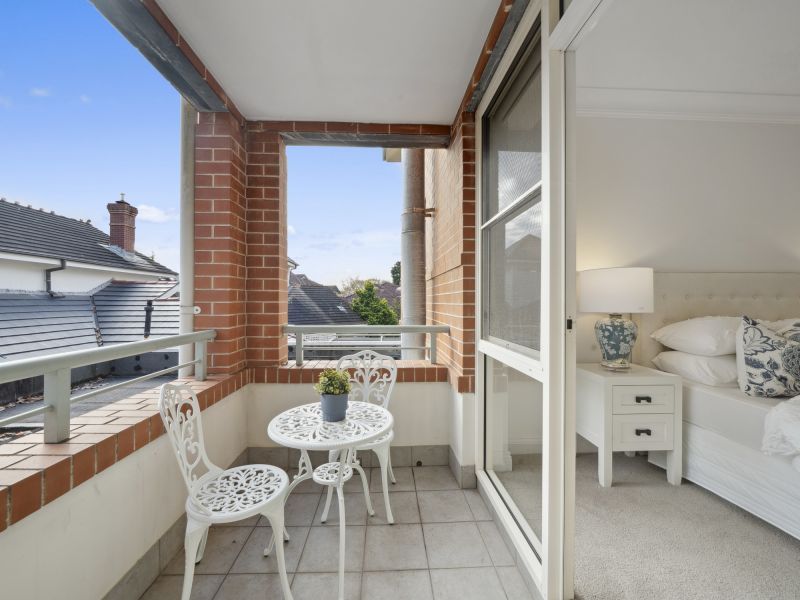 Stylishly Renovated Serviced Apartment with Relaxing Balcony Outlook