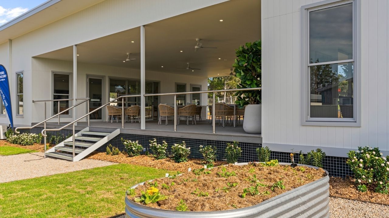 Sleek Style and Everyday Ease with The Hawkins