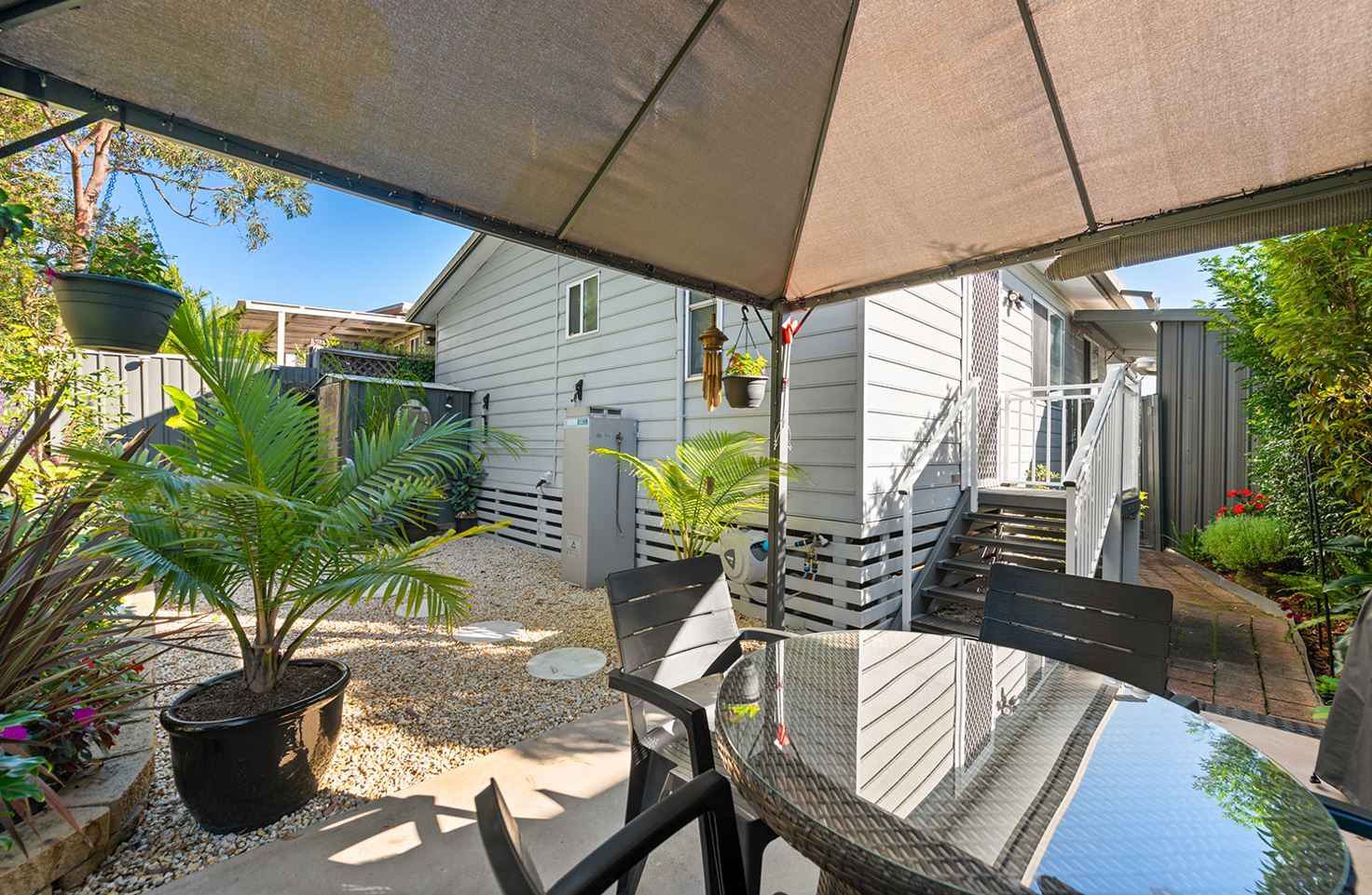 Perfect Presentation - Gorgeous rear garden with park like view - Air Conditioned