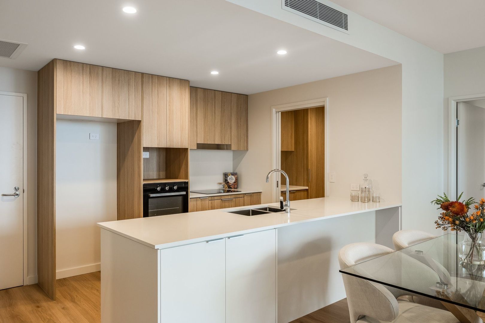 Private Two-Bedroom Apartment with a Leafy Outlook