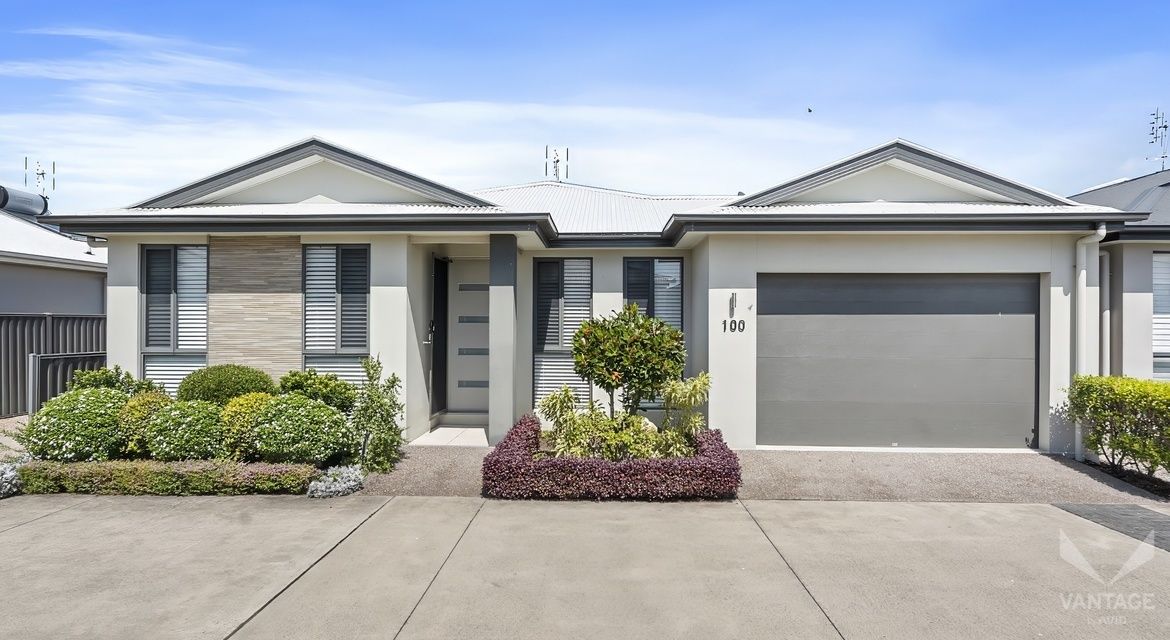 Immaculate 2 bed + study on corner lot