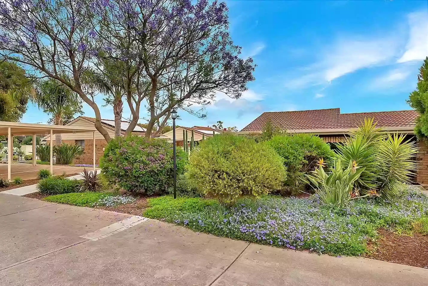 Resthaven ‘Glynde Lodge’ Retirement Living offers 81 charming and low-maintenance units, set amongst beautifully maintained grounds.