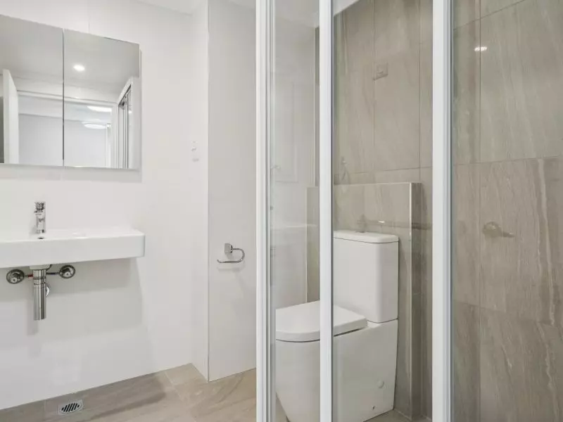 Ground floor one-bedroom apartment with private garden terraces