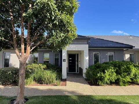 'The Sanctuary' - Lovely 2br villa with double garage