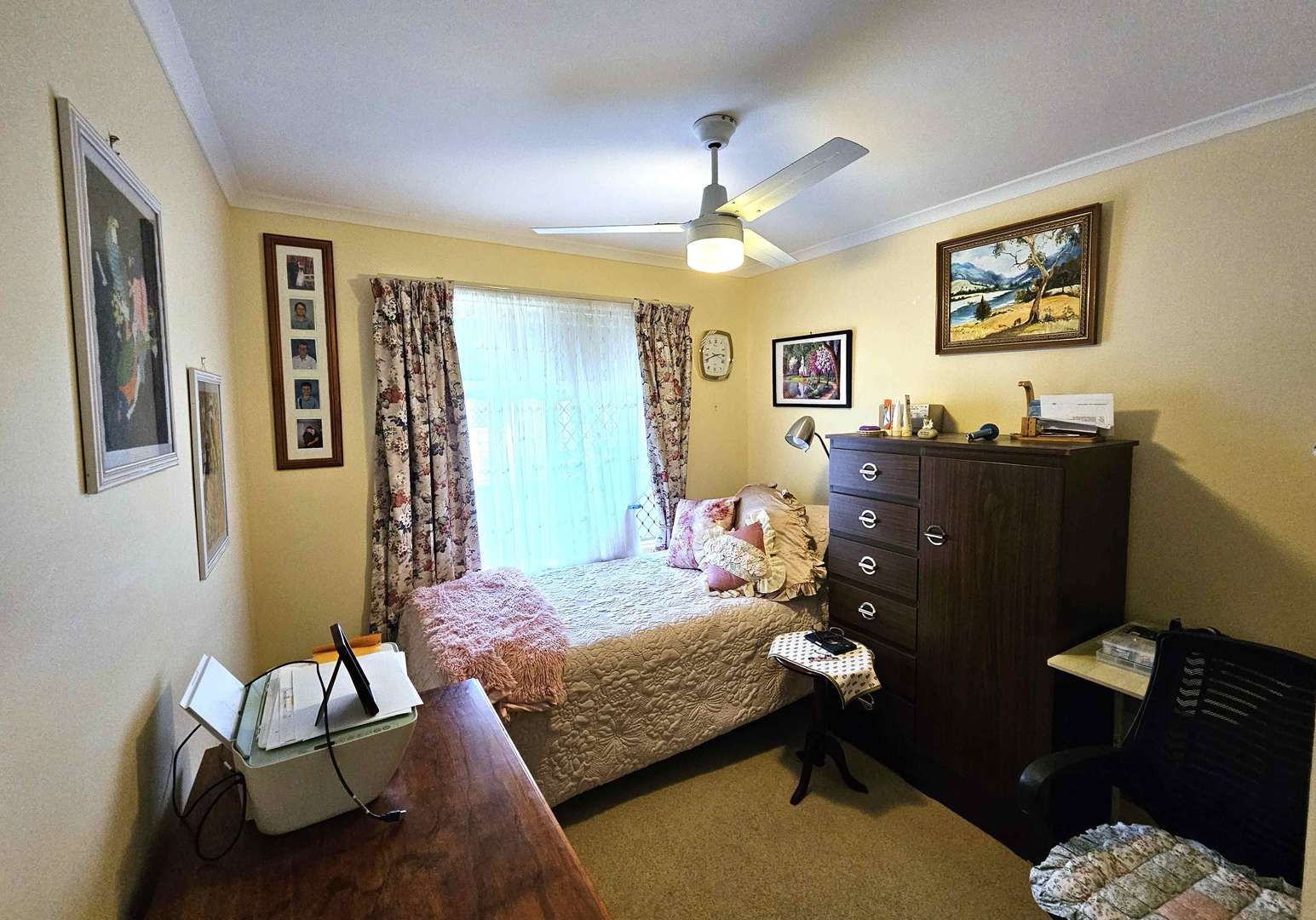 UNDER OFFER - a big deduction for URGENT SALE!- 