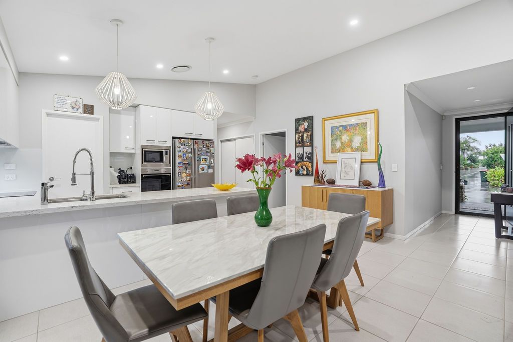 160 Caloundra Cay