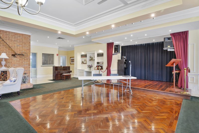 Two Bedroom Home Close To Clubhouse and Pool