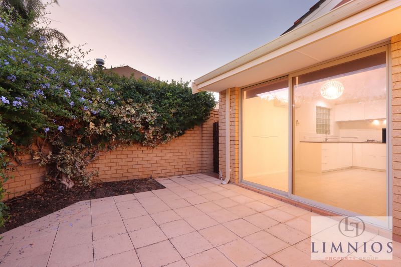Street Front Home In Quiet Cul - De - Sac