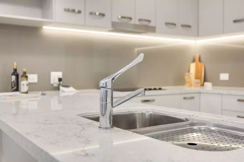 Fresh, modern two-bedroom villa with seamless indoor-outdoor alfresco area