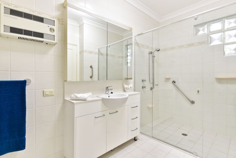 Popular fully refurbished north facing first floor apartment