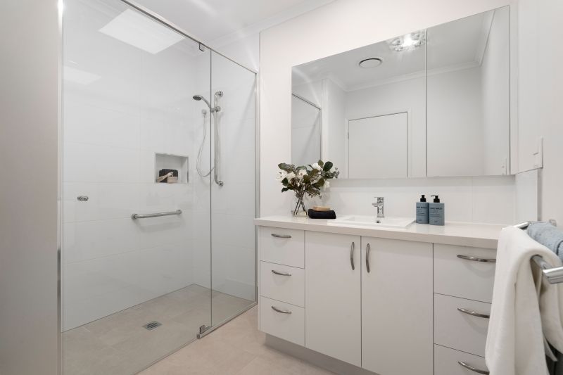 Beautifully refurbished two-bedroom plus study