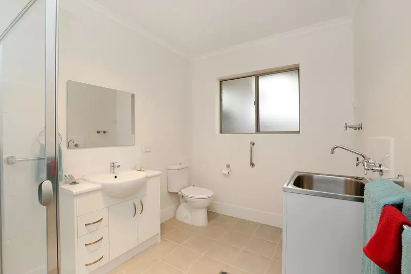 Spacious two bedroom unit in an ideal location 