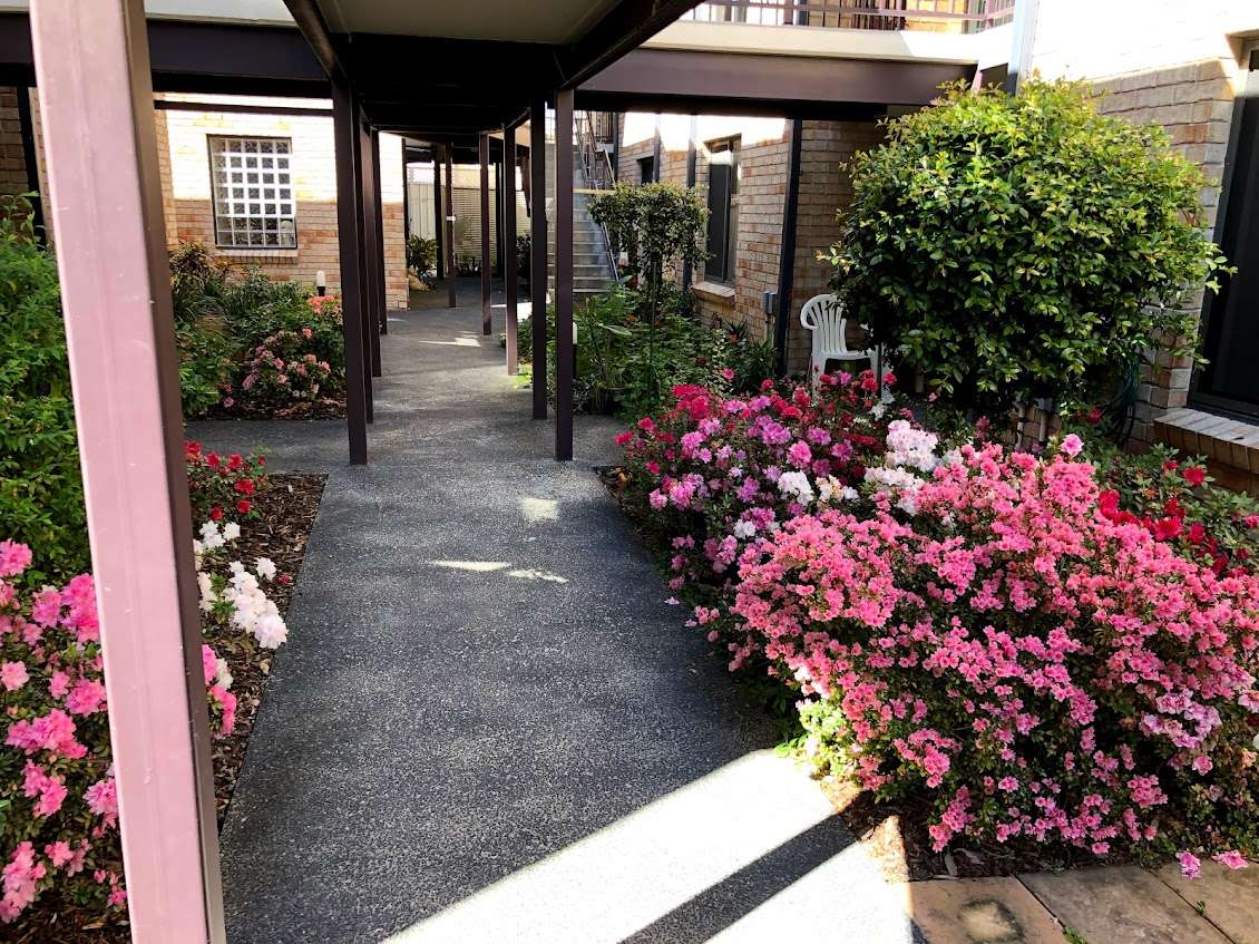 Magnolia Gardens Retirement Village 