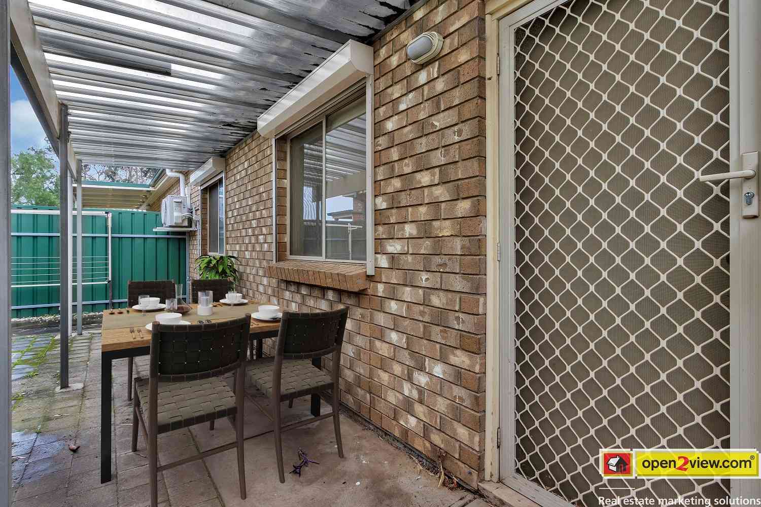 Three Bedroom Plus Study 100m From The Main Street