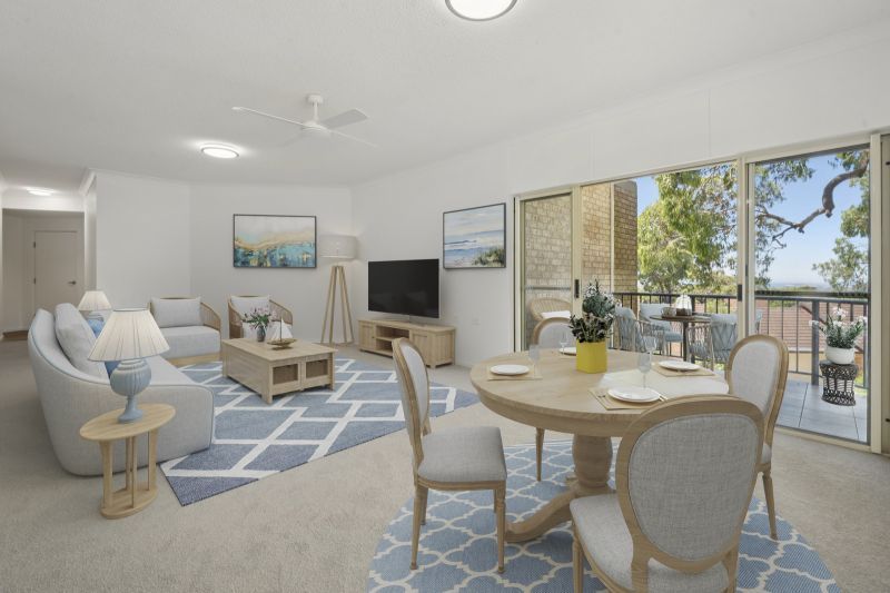 Bright and tranquil with Long Reef views