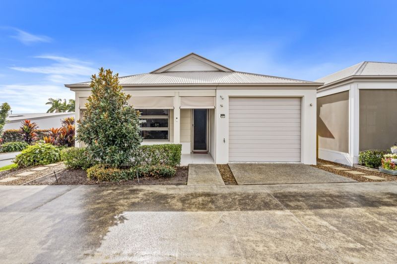 Sunlit Corner Haven - Seamless Living