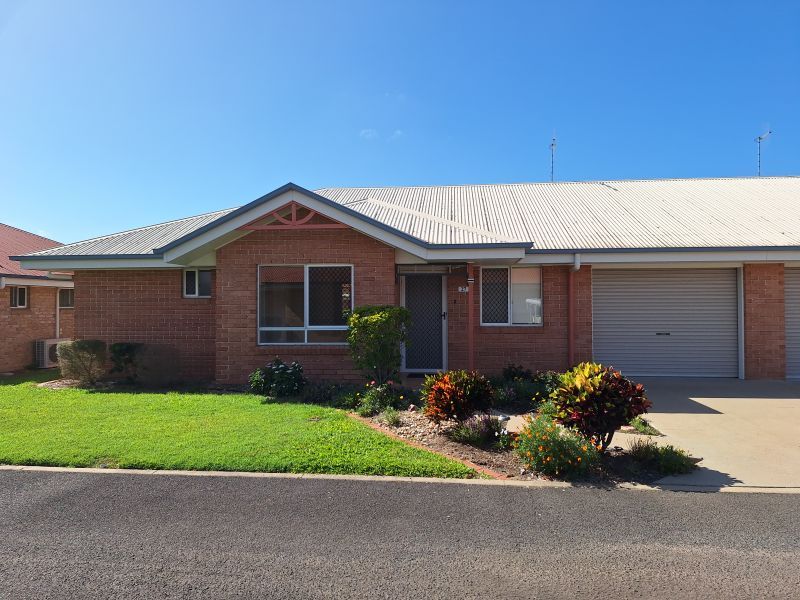 A Connected Lifestyle in a Quiet Village Pocket