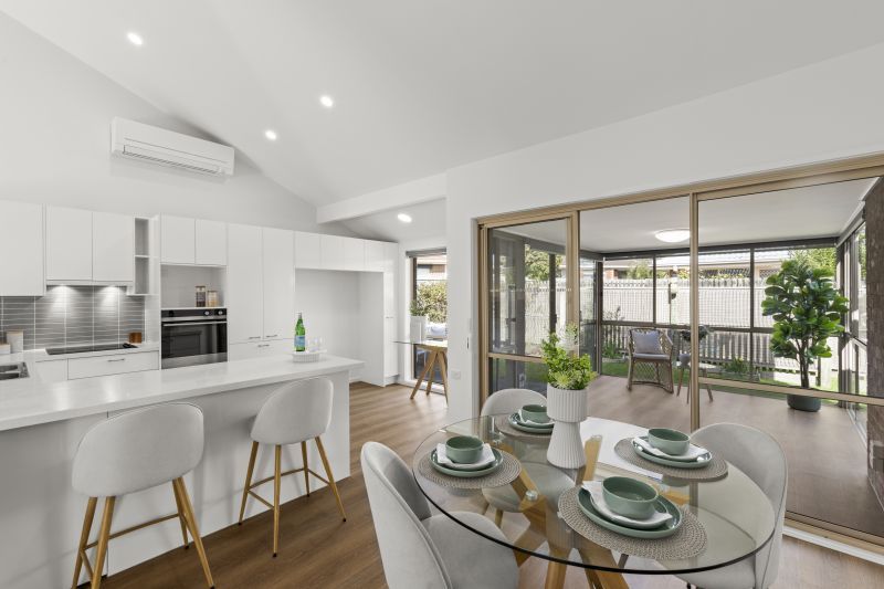 Cathedral Ceilings, Sunshine and Community Close By