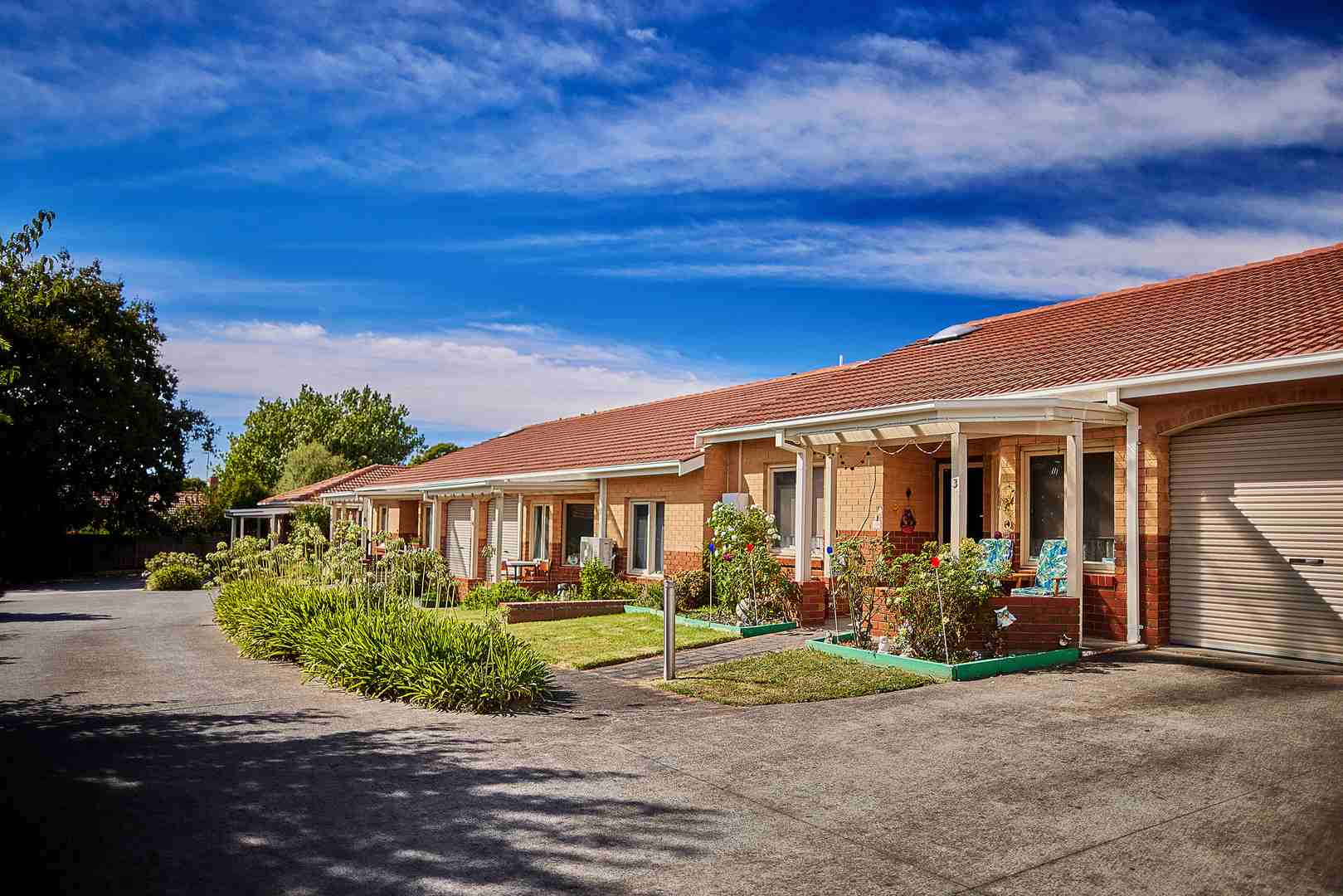 Small, quiet Retirement Village ideally located close to all amenities in Oakleigh