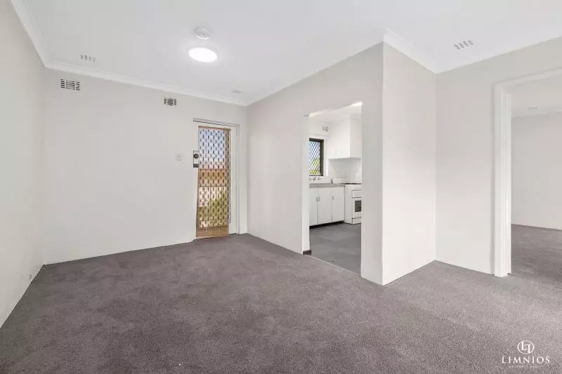 Scenic Hilltop Apartment