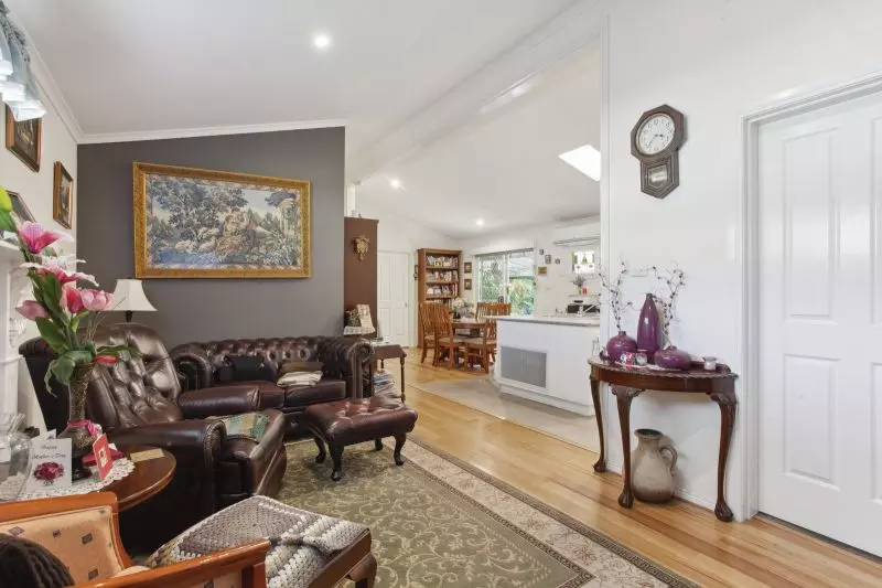 2 Bedrooms – Gardeners Delight!