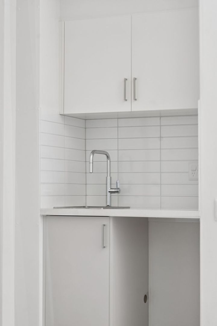 Retire in Style - Modern Serviced Apartment in the Heart of the Northern Beaches