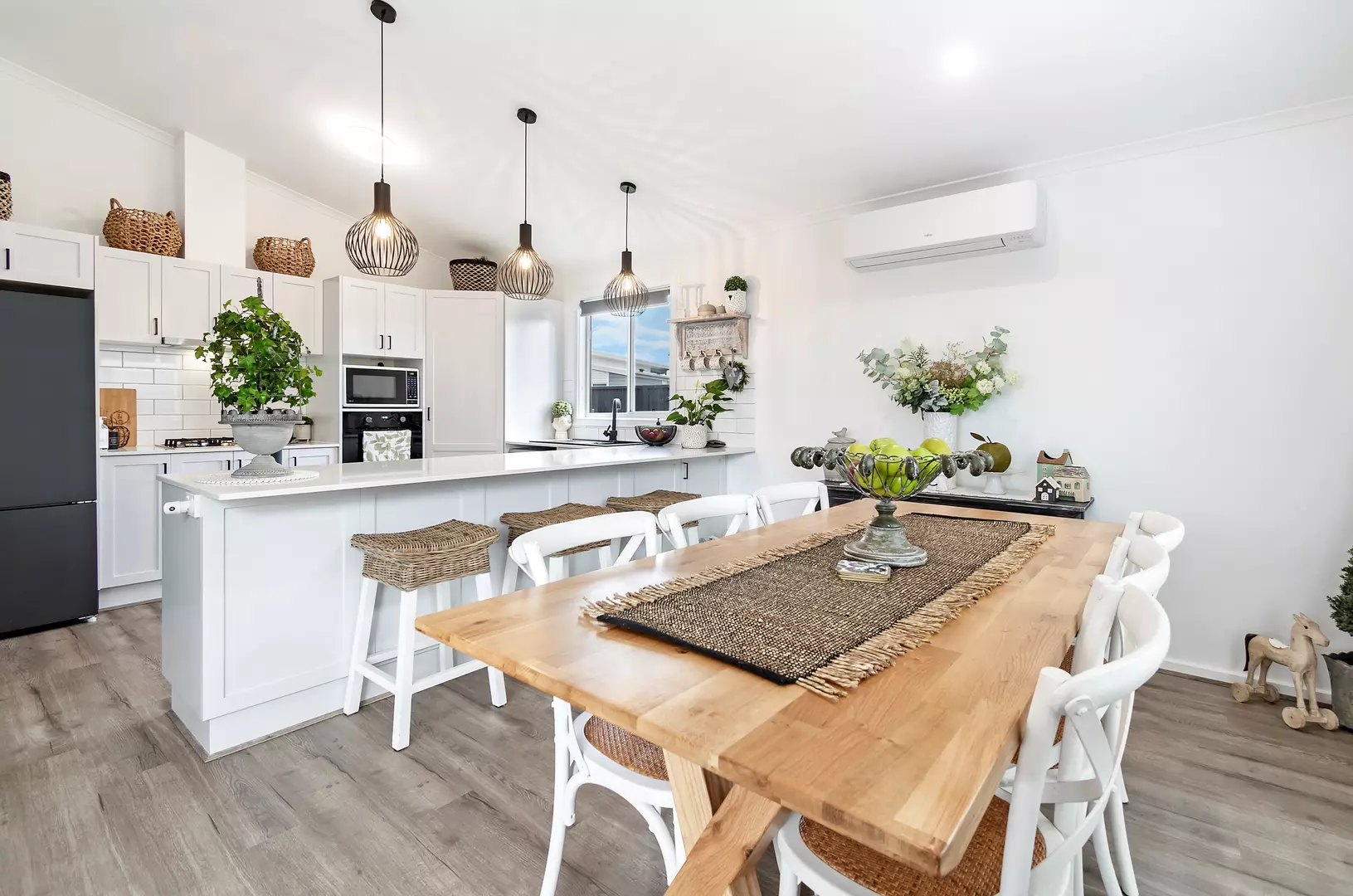 Practical Living, Thoughtful Style