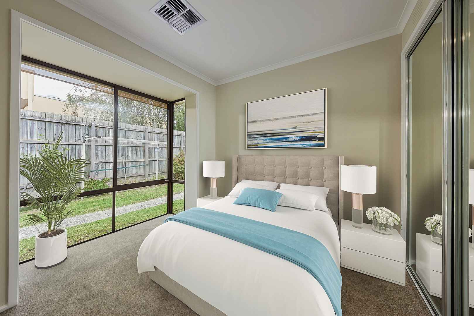 Single level unit close to the community centre, office and activities