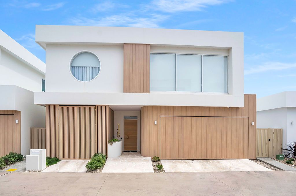 Luxury Living at Palm Lake Resort Pelican Waters