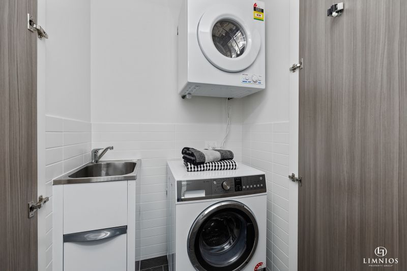 Contemporary Style Apartment in Perfect Location