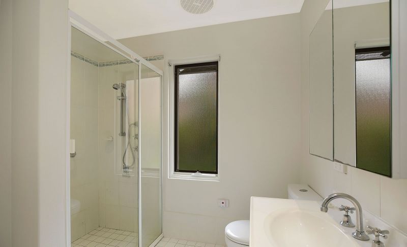 Bright and sunny ground floor unit