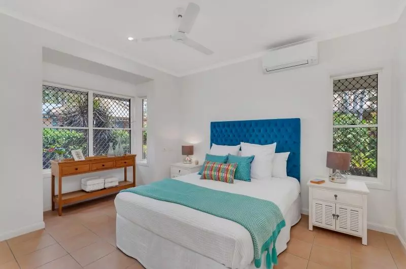 Great sized villa with fully enclosed private patio