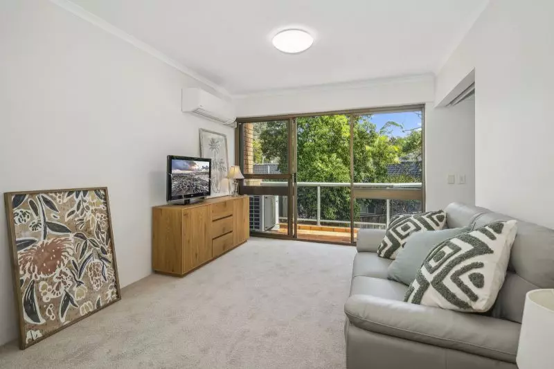 Sunny one-bedroom apartment