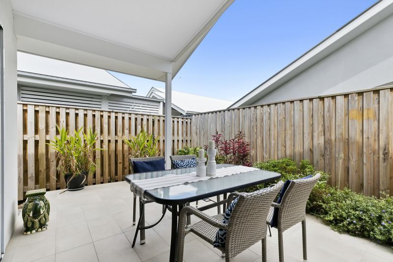 Effortless Living- Modern Charm and Tranquility