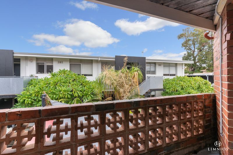 Scenic Top Floor Apartment