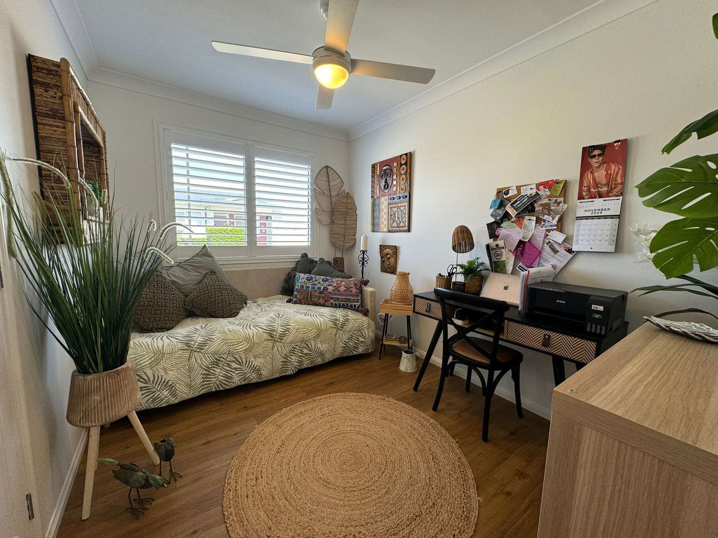 OVER 50'S LIFESTYLE LIVING - READY TO MOVE IN! 