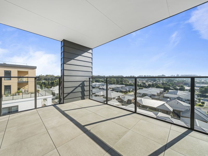 Expansive Apartment with large balcony