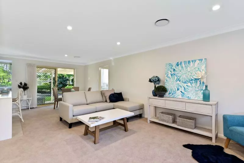 Fully Refurbished Stunning Villa Overlooking The Parklands.