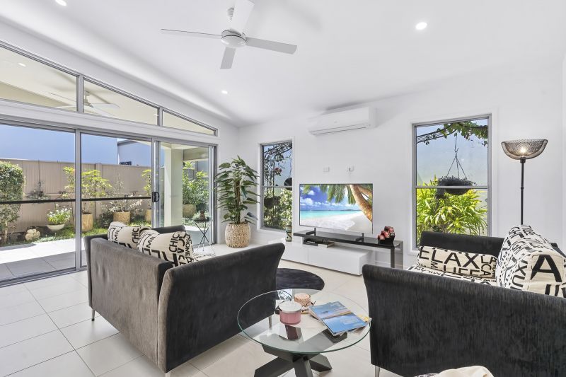 Stunning Three-Bedroom Residence- Full of Natural Light and Modern Inclusions!