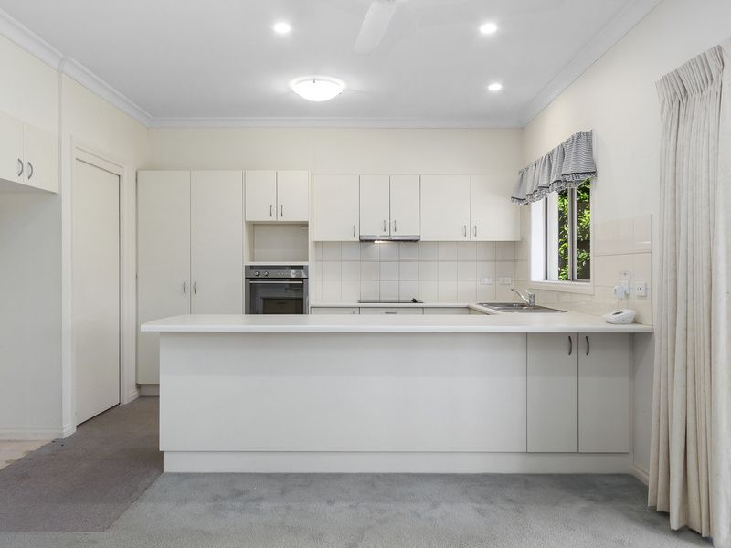 Lakefront Living and Golf Course Views